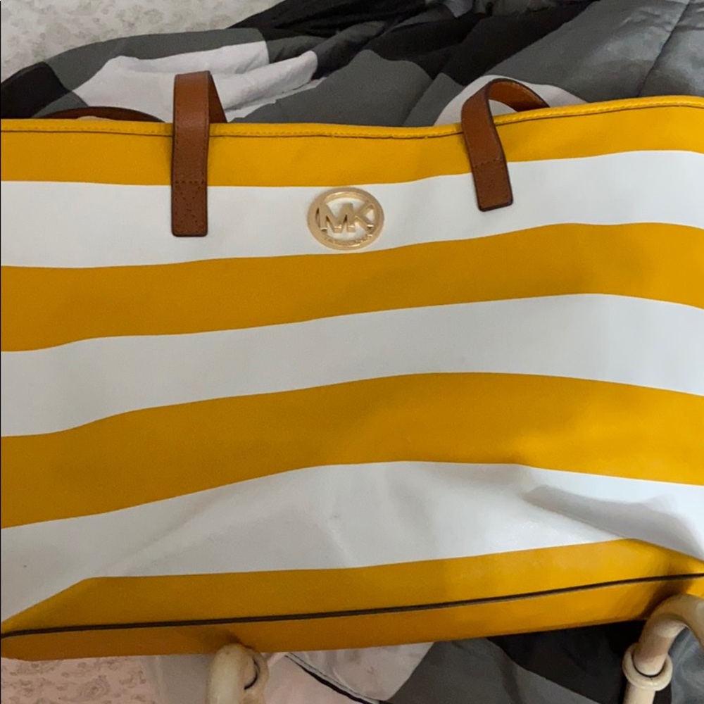 Michael kors medium/large bag